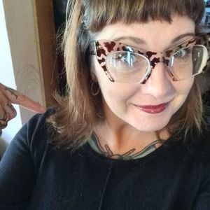 Meet your Posher, Lea